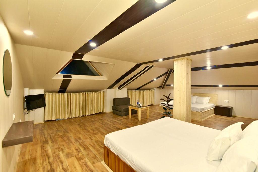 Hotel Devlok Primal Масурі Екстер'єр фото