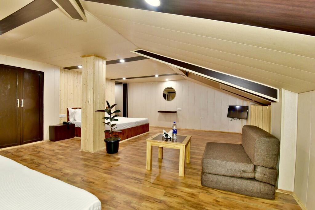 Hotel Devlok Primal Масурі Екстер'єр фото